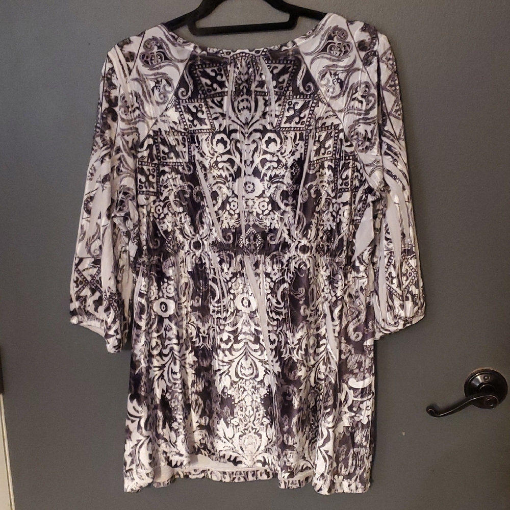 Apt. 9 Women's Monochrome Patterned Blouse 1X - Picture 4 of 4